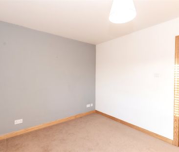 4 bedroom detached house to rent - Photo 4