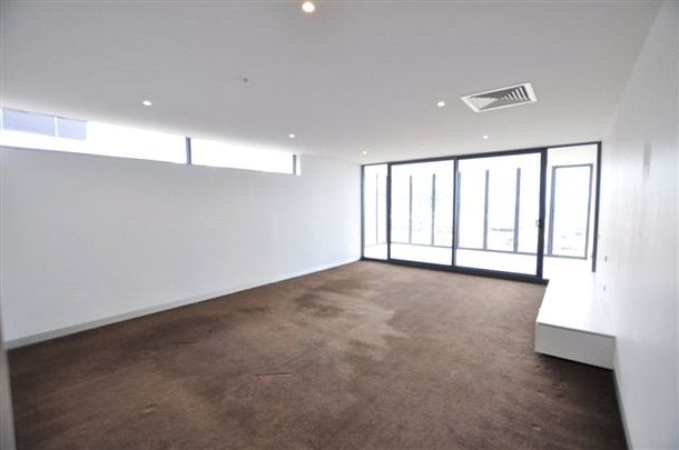 1015/555 Flinders Street - Photo 1