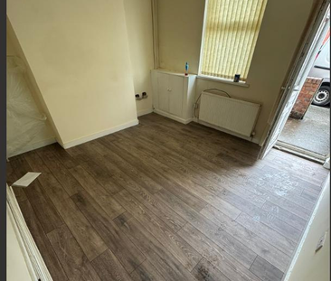 3 bedroom terraced house to rent - Photo 6