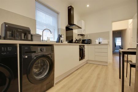 2 bedroom apartment to rent - Photo 2