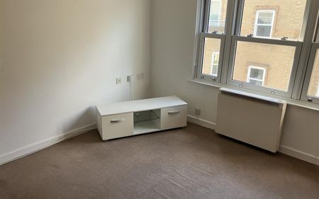 West Street, Worthing - Photo 3