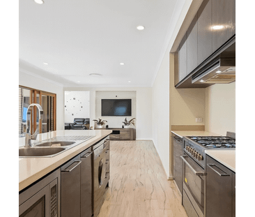 Modern Family Home in a Prime Springfield Lakes Location - Photo 6