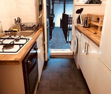 Studio to rent - Photo 2