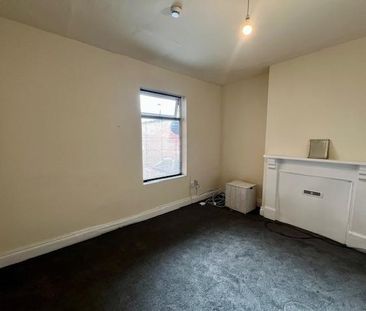 Bedsit to rent - Photo 1