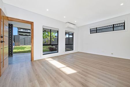 1/101a Hydrae St, 2212, Revesby Nsw - Photo 2