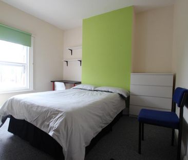 4 bedroom semi-detached house to rent - Photo 5