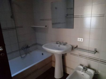 Appartamento di 83 m² con 4 locali e box auto a Sa - Photo 2