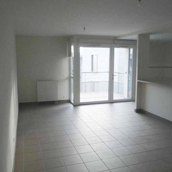 Location appartement 5 pièces de 119.96m² - Photo 1