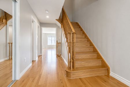 For Lease - 90 Delport Close, Brampton, Ontario - Photo 2