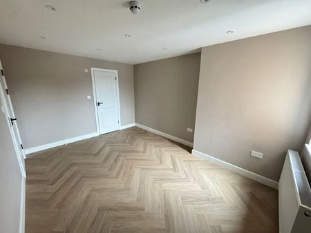 2 Bed Flat, High Road, N12 - Photo 3