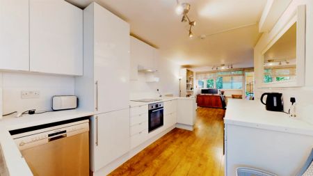 3 Bed 2 Bath, Flat 11, 62 - Photo 5
