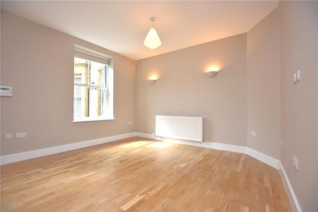 3 bedroom terraced house to rent - Photo 4