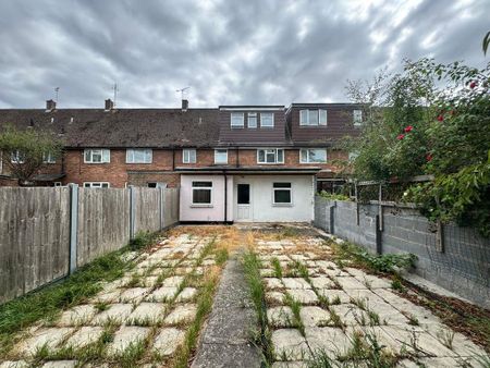 1 bedroom in a house share to rent - Photo 2