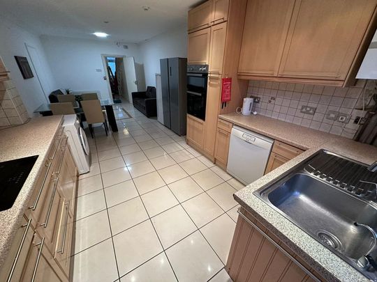 5 bedroom house share to rent - Photo 1