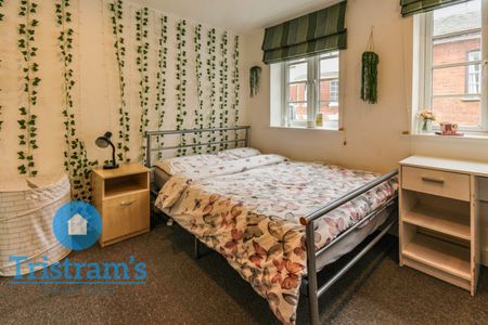 3 bed Apartment for Rent - Photo 5