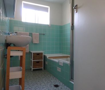 RECENTLY UPDATED SECURE ONE BEDROOM - Photo 4