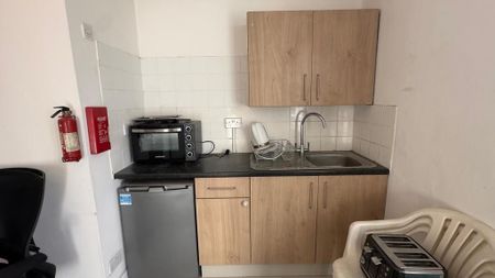 Studio to rent - Photo 4