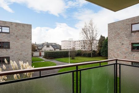 3 bedroom flat to rent - Photo 2