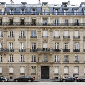 location Appartement T5 DE 131.15m² À PARIS - Photo 2