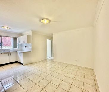 Beautifully Modern Unit - Photo 3