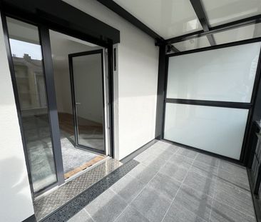 Stadtnah + grün! Neuwertige 2-Zimmer-Wohnung mit Südwestbalkon + TG... - Photo 1