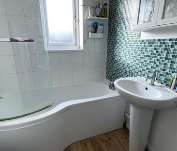 4 bedroom terraced house to rent - Photo 6