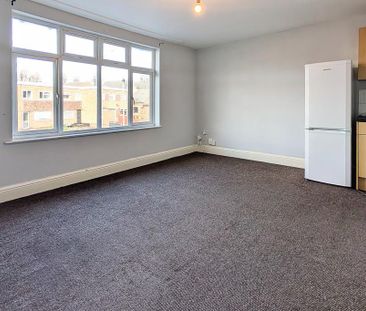 2 bedroom flat to rent - Photo 6