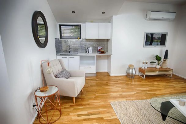 BOUTIQUE BAYSIDE LIVING - Photo 1