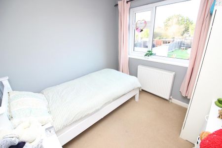 3 bedroom terraced house to rent - Photo 4