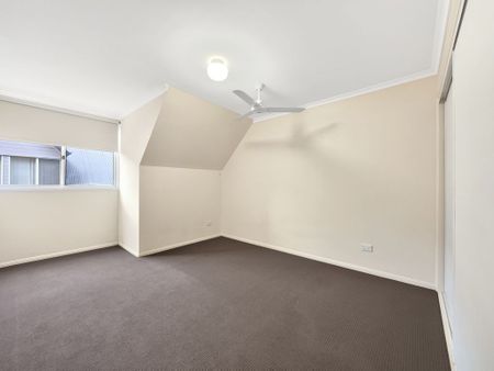 Short Walk to Sunshine Plaza and Ocean Street! - Photo 4