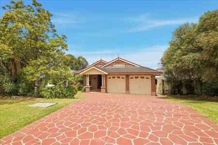 Large 5 Bedroom Family Home - Photo 5