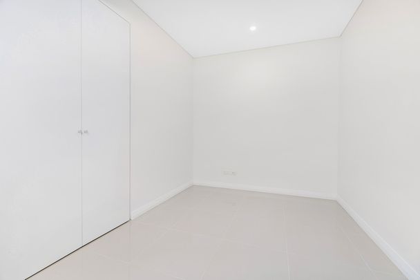 1 bedroom plus Study Apartment For lease! - Photo 1