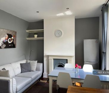 1 bedroom in a flat share to rent - Photo 5