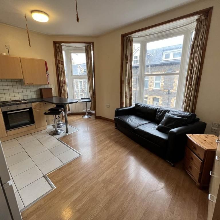 1 bedroom flat to rent - Photo 1