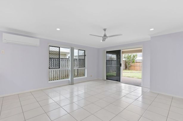 Family home just minutes from Bucasia Beach! - Photo 1