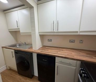 2 bedroom terraced house to rent - Photo 3