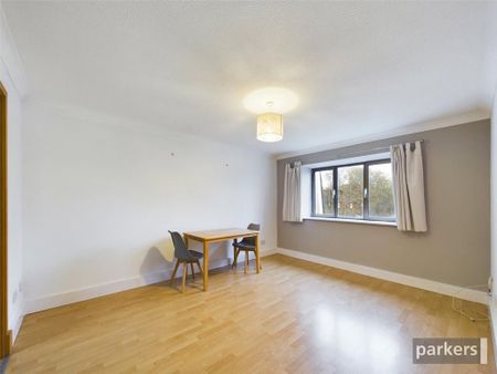 2 bedroom maisonette to rent - Photo 3