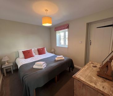 4 bedroom end of terrace house to rent - Photo 4