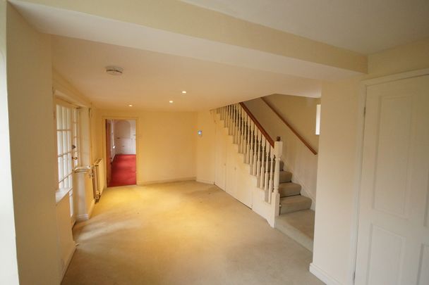 3 bedroom Cottage to let - Photo 1