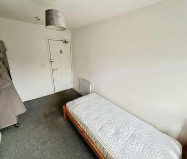 Queen Street, Normanton, West Yorkshire, WF6 - Photo 3