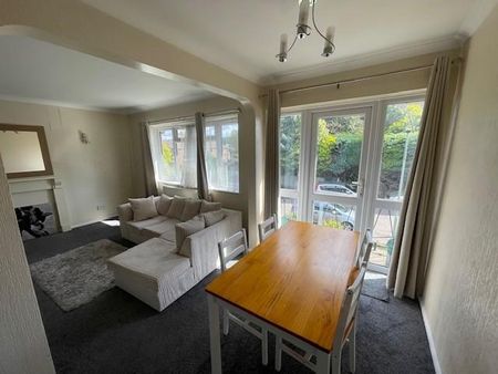 2 bedroom maisonette to rent - Photo 2