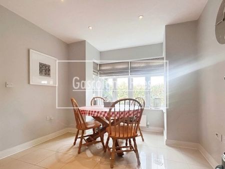 Freshers Grove, Earley, Reading, RG6 - Photo 3