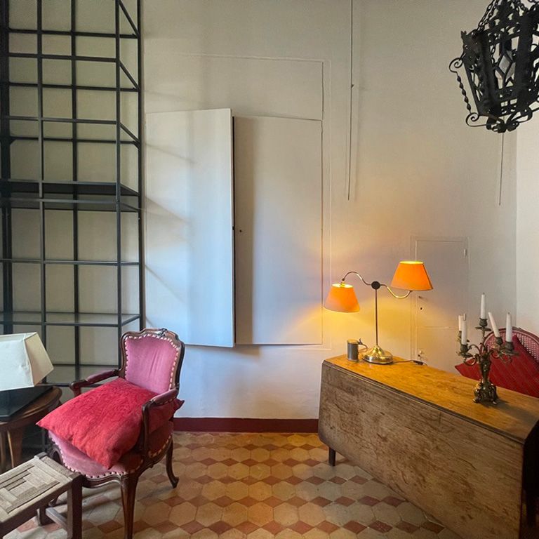 Apartamento muy representativo en planta noble 3 dormitorios, zona Plaza Mayor, Palma. - Photo 1