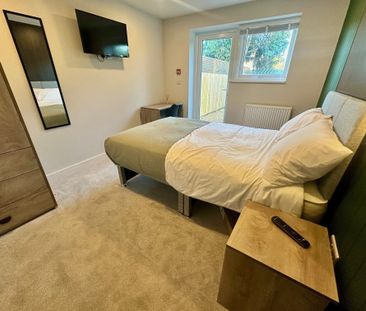 Highfield Road, Bournemouth - Photo 1