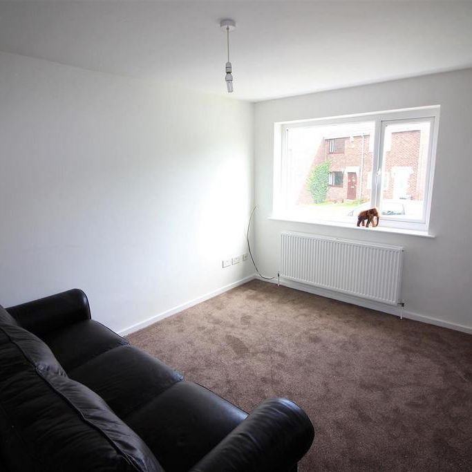 2 bedroom townhouse to rent - Photo 1