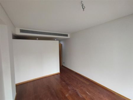 4 room luxury Flat for rent in Parque da Cidade do Porto, Porto, Distrito do Porto - Photo 3