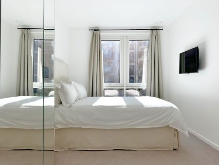 1 Bed Flat, Battersea Reach, SW18 - Photo 4