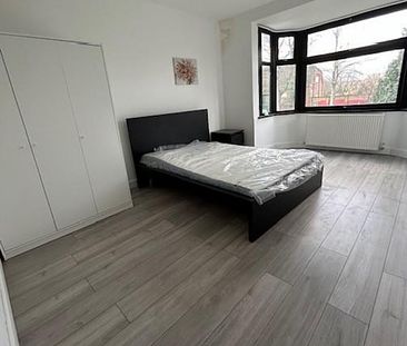 1 Bedroom Room To Let - Photo 1