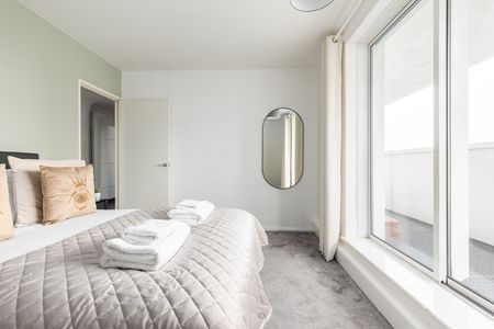 Westferry Road - Photo 2