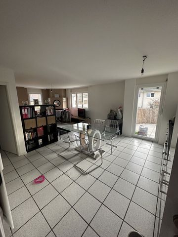 CHARMANT LOGEMENT DANS UN QUARTIER CALME - Photo 2